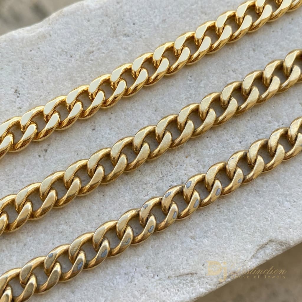 Comparison of solid gold, gold-filled, and gold-plated jewelry